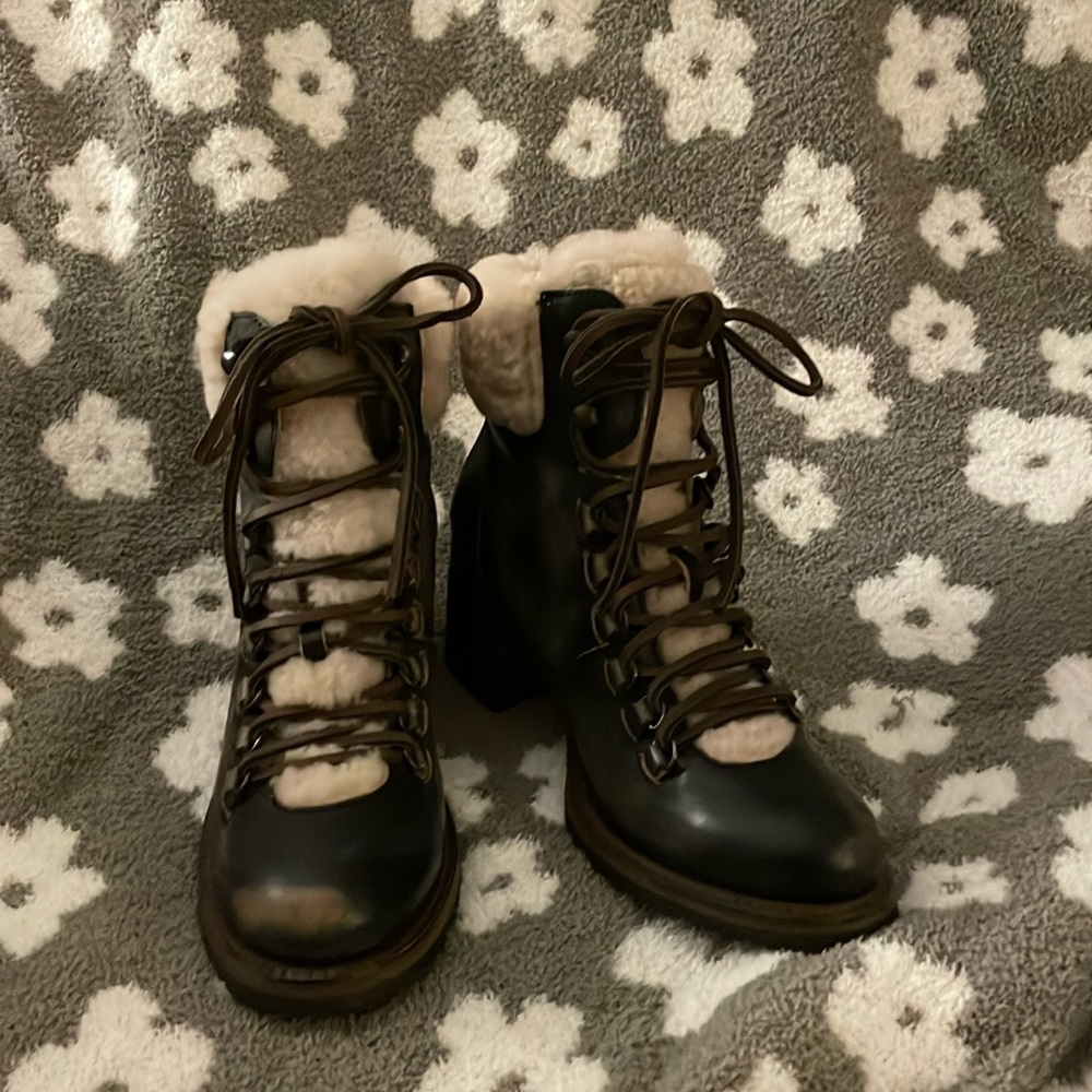 New Freebird Norway booties size 9